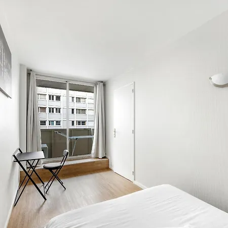 Beautiful 2 Bedroom With Balcony Center * Вийёрбан